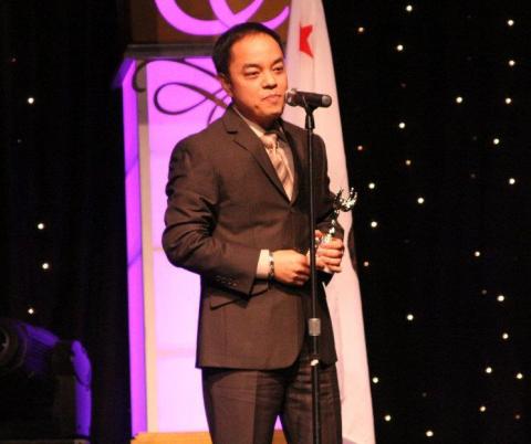 Ang Dating Daan Grabs Gawad Amerika Award